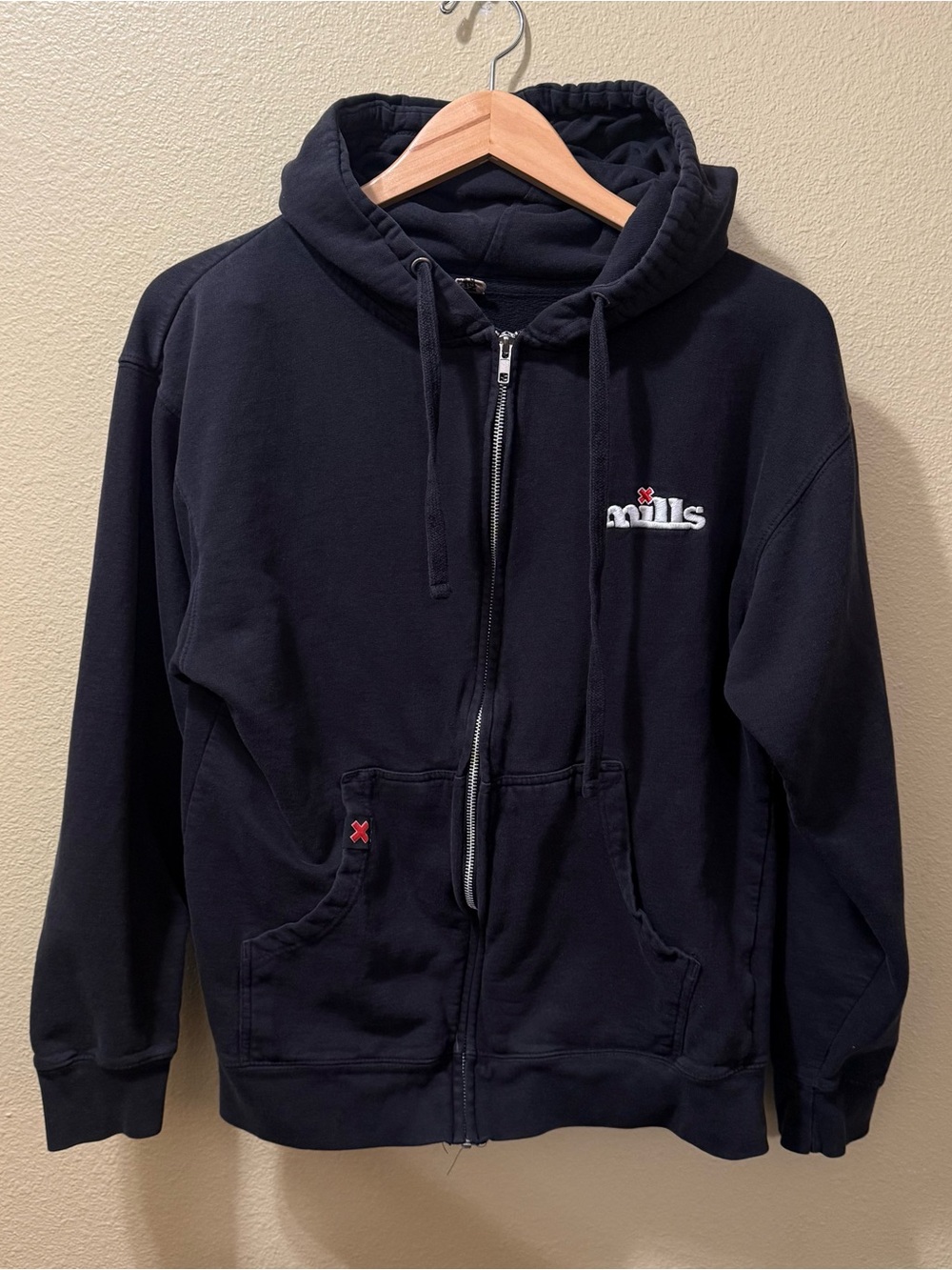 Men’s Medium Independent Trading Company Mills Nutrients Black full Zip Hoodie